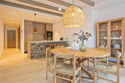 Una cocina o zona de cocina en Luderna - Apartamento con terraza Bonaigua B3 Toran
