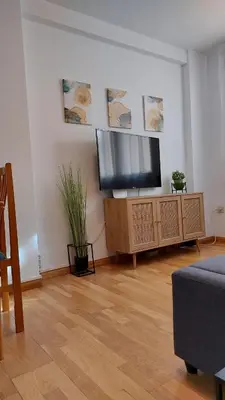 Una televisión o centro de entretenimiento en ssolivellasscanfranc
