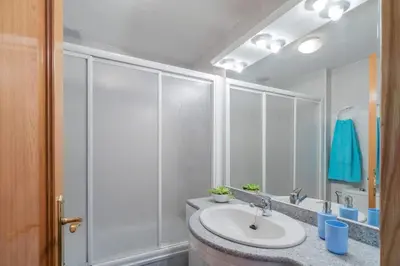 Un baño de KANPONDOA ETXEA