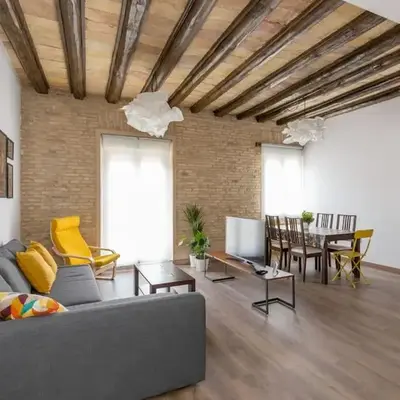 SB1 - 2 Bedroom apartment in Historic Center