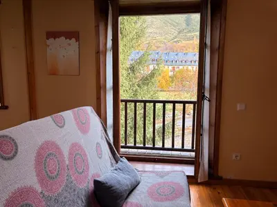 Un balcón o terraza de Tranquilidad en apartamento rústico con parking - Aigüestortes 3