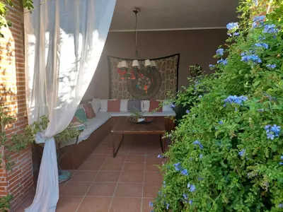 Jardín al aire libre en Casa rural el atardecer