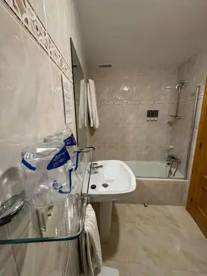 Un baño de Hostal Marboré
