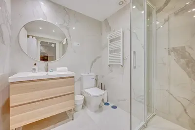 Un baño de Chapitela 24 by Clabao