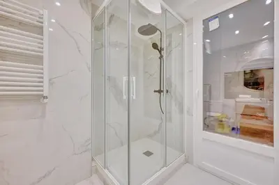 Un baño de Chapitela 24 by Clabao
