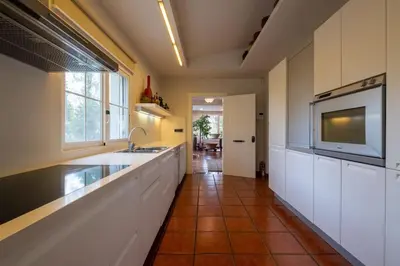 Una cocina o zona de cocina en Torre Lolita - House in Lleida for 8 with pool and tennis court
