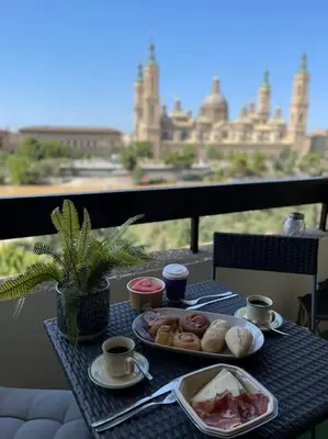 Comida en o cerca de este apartamento