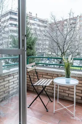 Un balcón o terraza de Funcional y renovado apartamento en Iturrama