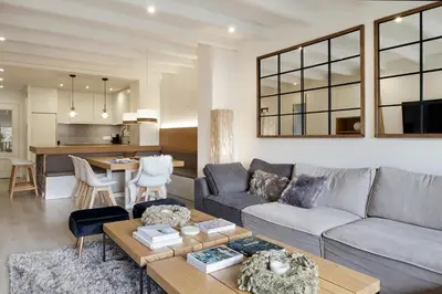 Una cocina o zona de cocina en Port Luxe by FeelFree Rentals