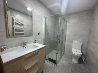 Un baño de Apartamentos Dos Torres Sindarin
