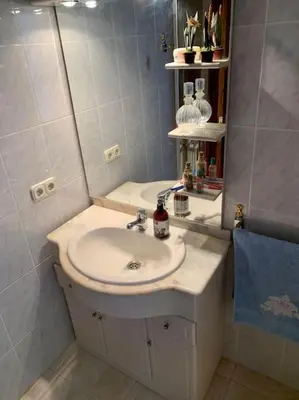 Un baño de La Puerta de la Bardena N e g r a, ideal para visitar las Bardenas Reales y Sendaviva