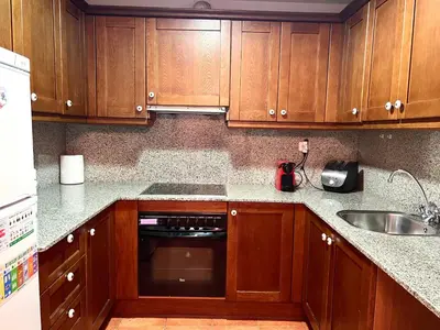 Una cocina o zona de cocina en Apartament Els Raiers - L'Amfitriona