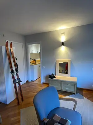 Una televisión o centro de entretenimiento en Tuca - Apartamento acogedor con garaje a 1 km de Vielha