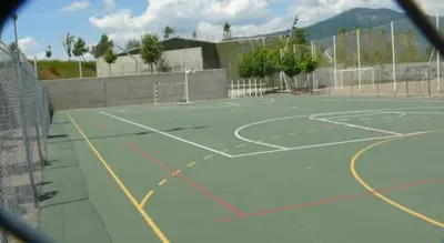 Instalaciones para jugar a tenis o squash en Margas Golf Apartment 2 o alrededores