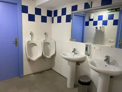 Un baño de Albergue de Villava