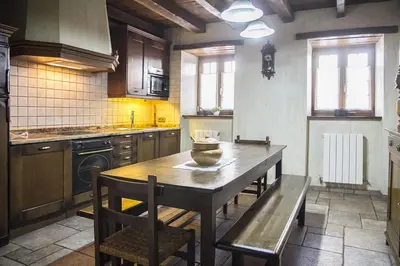 Una cocina o zona de cocina en Casa rural Txikirrin III - Selva de Irati