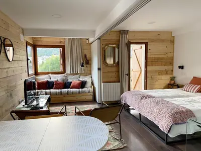 Cama o camas de una habitación en Vistas by Cardi Suites