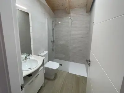 Un baño de APARTAMENTOS AREKORATAS 255 y 256