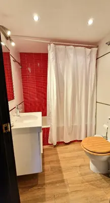 Un baño de Tuca - Cozy Duplex with Private Parking Betren - Vielha