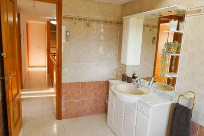 Un baño de Casa Nova, gaudeix del paisatge des de Vilamitjana