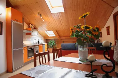 Una cocina o zona de cocina en Vivienda Turística Los Mesones
