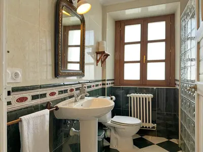 Un baño de ETXEALE