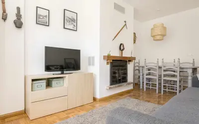 Una televisión o centro de entretenimiento en Selva Blanca de Villanua