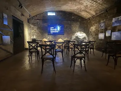 Una televisión o centro de entretenimiento en CASA DE LA BODEGA