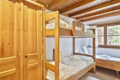 Cama o camas de una habitación en Luderna - Apto Val de Ruda B135 Era Tringòla