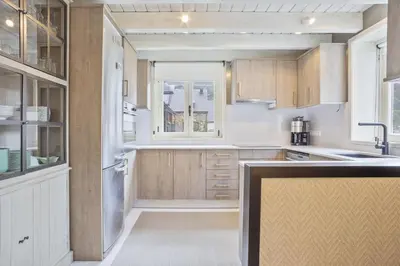 Una cocina o zona de cocina en Luderna - Casa con terraza Sarnalha