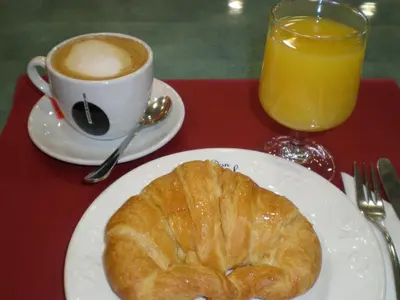 Opciones de desayuno disponibles en Hospedium Hotel Don Fidel