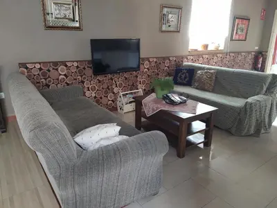 Una televisión o centro de entretenimiento en La Palmera de la Insula