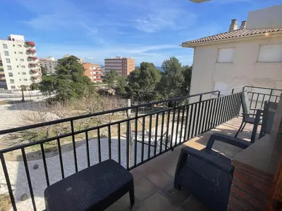 Un balcón o terraza de Apartamento frente al mar con terraza y vistas fabulosas, Miami Playa - ES-9-157