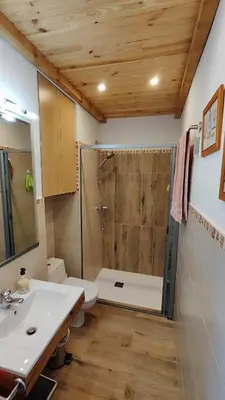 Un baño de CR VISTA ALEGRE