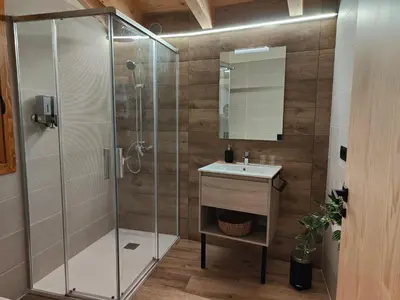 Un baño de LAS BORDAS DE MIQUELET