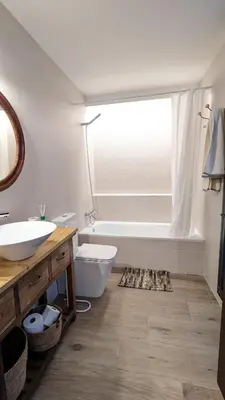 Un baño de MASIA CLOTATS