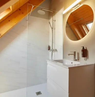 Un baño de Les Marmottes by FeelFree Rentals