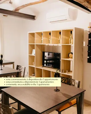 Una televisión o centro de entretenimiento en Camins del Priorat : Ermita Pinyeres