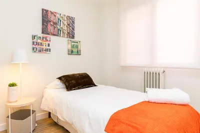 Cama o camas de una habitación en Casa Elisa con piscina y parking