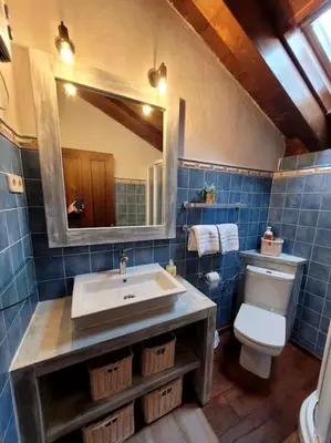 Un baño de El Pajar de la Plaza