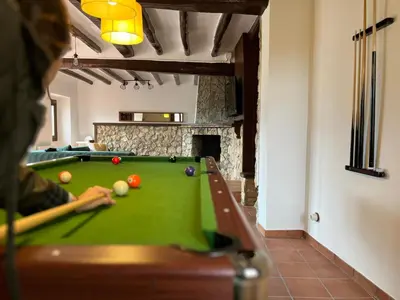 Mesa de billar en Casa Rural Cal Vellet del Priorat