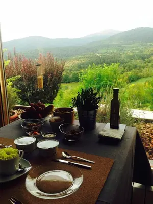 Comida en o cerca de este hotel