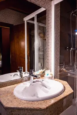 Un baño de Hotel Valle De Izas