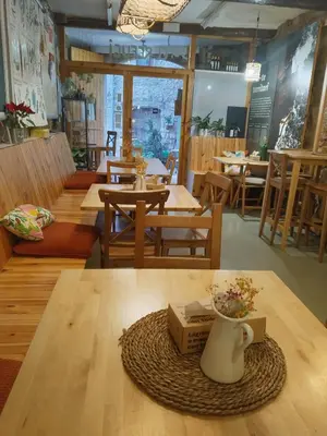 Un restaurante o sitio para comer en El Refugi
