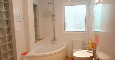 Un baño de Habitaciones céntricas en Tàrrega