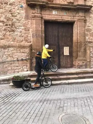 Montar en bicicleta en Casa Albana Alacón o alrededores