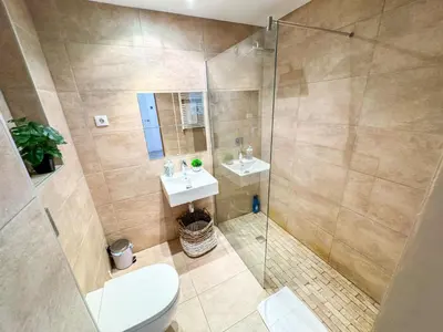 Un baño de El Halcon del Pirineo ComoTuCasa