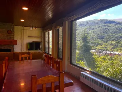Vista general de una montaña o vista desde la casa o chalet