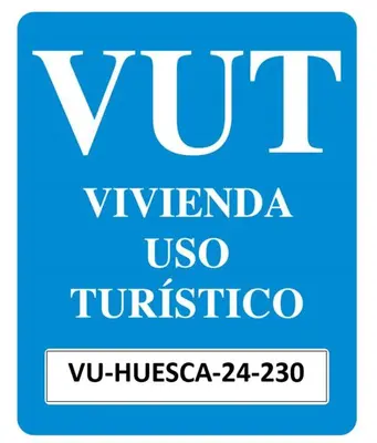 Certificado, premio, señal o documento que está expuesto en Zara Villanúa