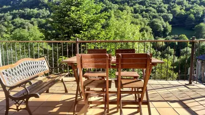 Un balcón o terraza de Apartamento a 15 minutos de Baqueira con parking y terraza